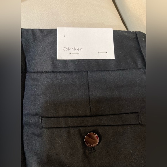 BNWT ๐ฅCALVIN KLEIN SHORT SIZE 2๐ฅ๐ฅ๐ฅ - Picture 9 of 11